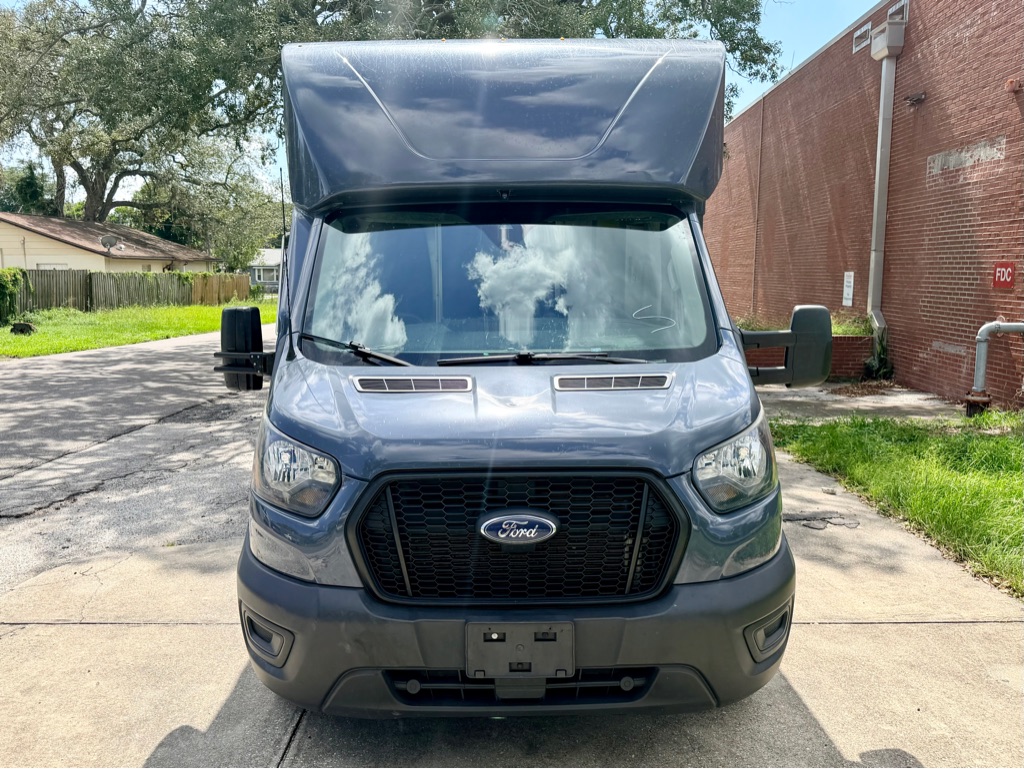 Photo 2 of this FORD TRANSIT