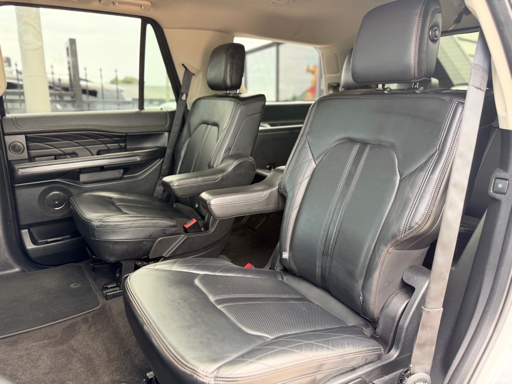 Photo 22 of this FORD EXPEDITION