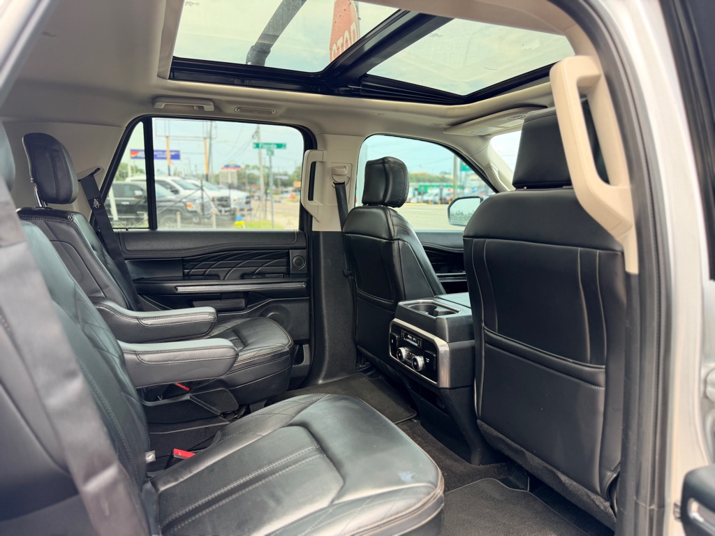 Photo 20 of this FORD EXPEDITION
