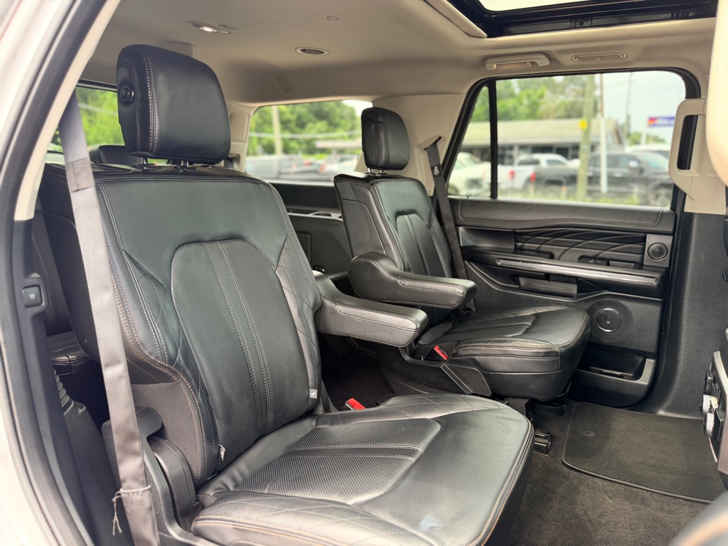 Photo 21 of this FORD EXPEDITION
