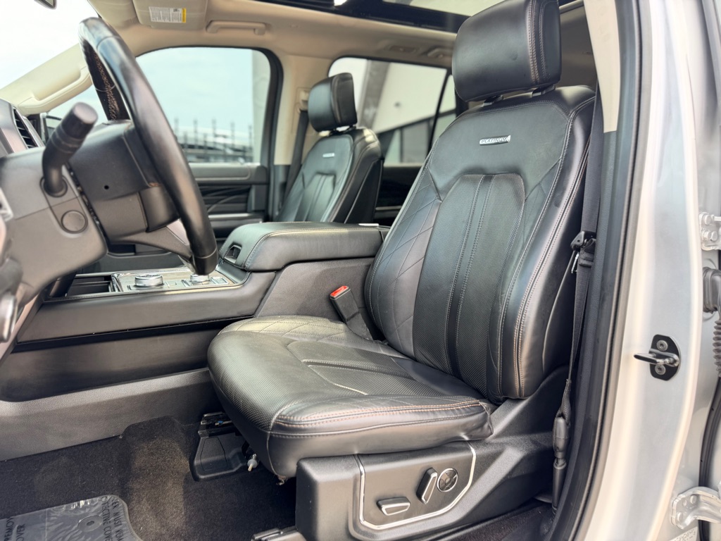 Photo 19 of this FORD EXPEDITION