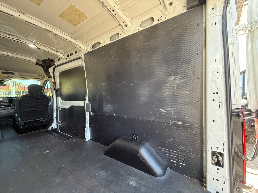Photo 19 of this FORD TRANSIT