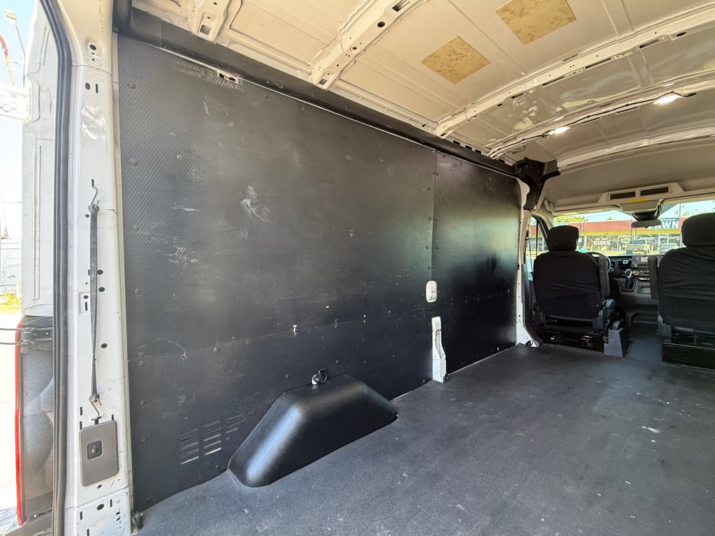 Photo 20 of this FORD TRANSIT