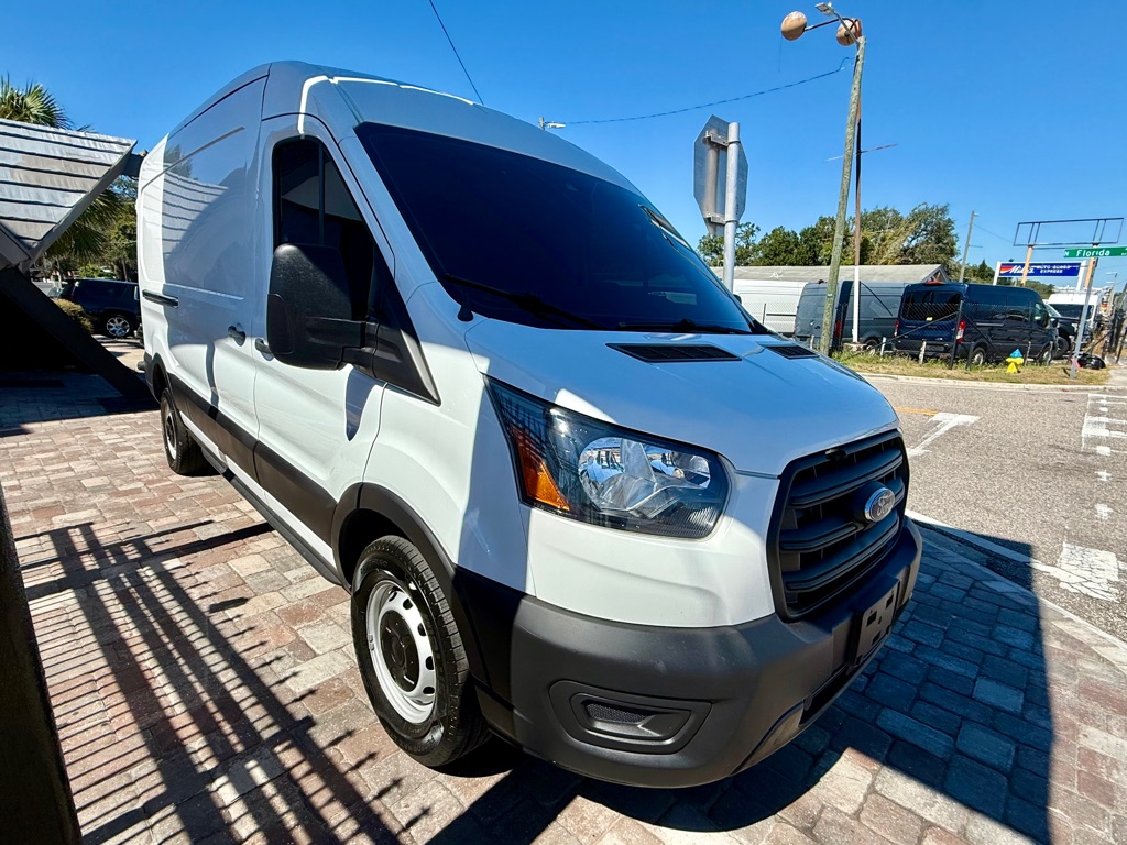 Photo 3 of this FORD TRANSIT