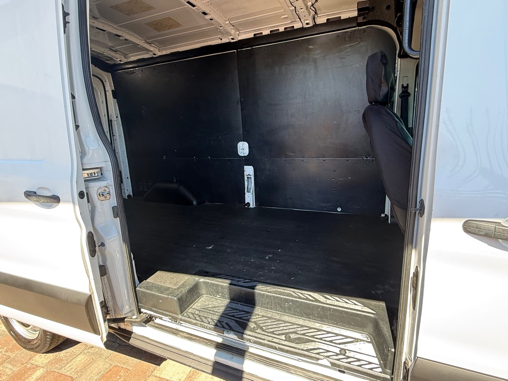 Photo 22 of this FORD TRANSIT