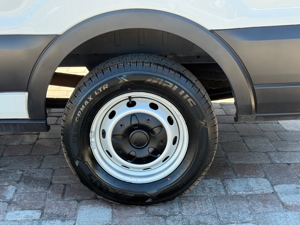 Photo 10 of this FORD TRANSIT