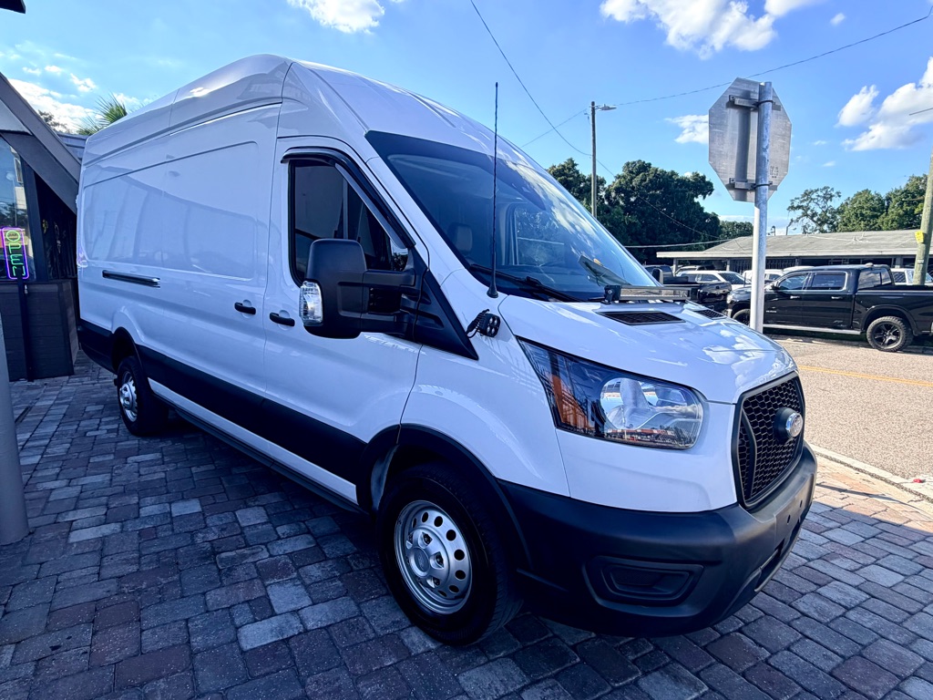 Photo 3 of this FORD TRANSIT