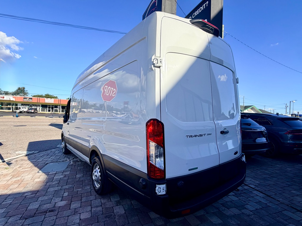 Photo 5 of this FORD TRANSIT
