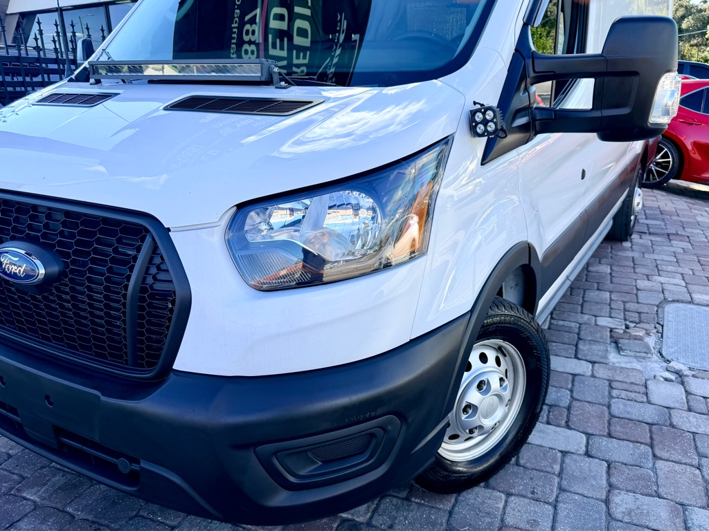 Photo 19 of this FORD TRANSIT