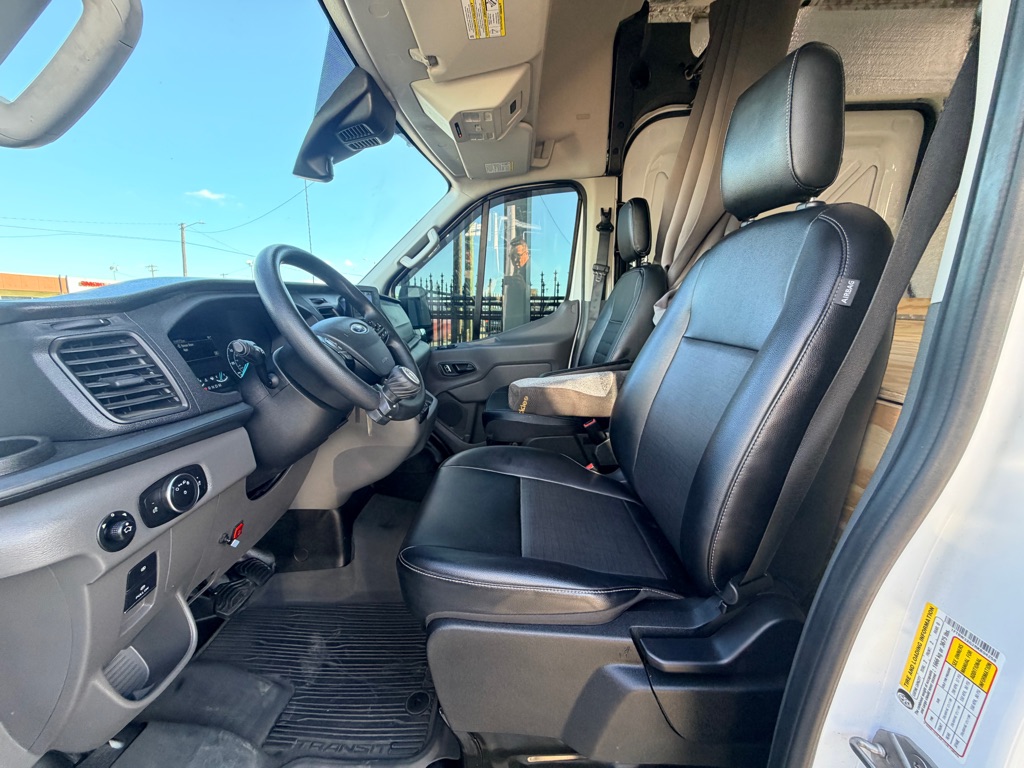 Photo 11 of this FORD TRANSIT