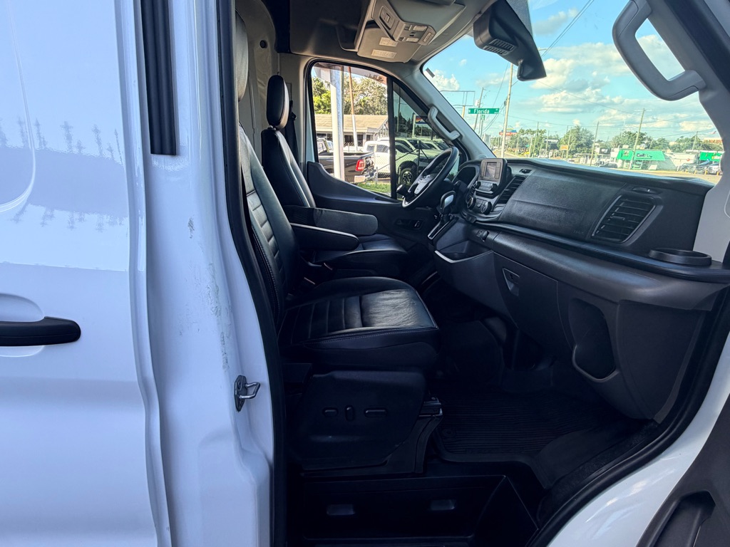 Photo 15 of this FORD TRANSIT