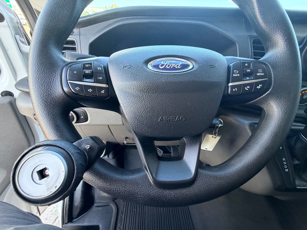 Photo 17 of this FORD TRANSIT