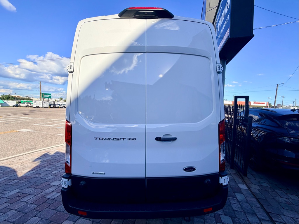 Photo 6 of this FORD TRANSIT