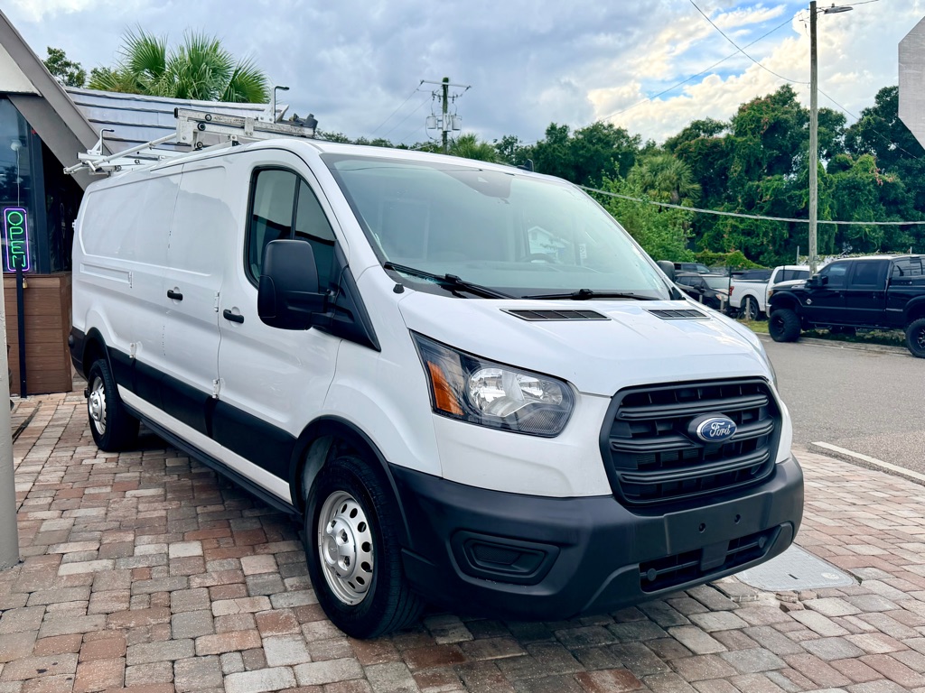 Photo 2 of this FORD TRANSIT