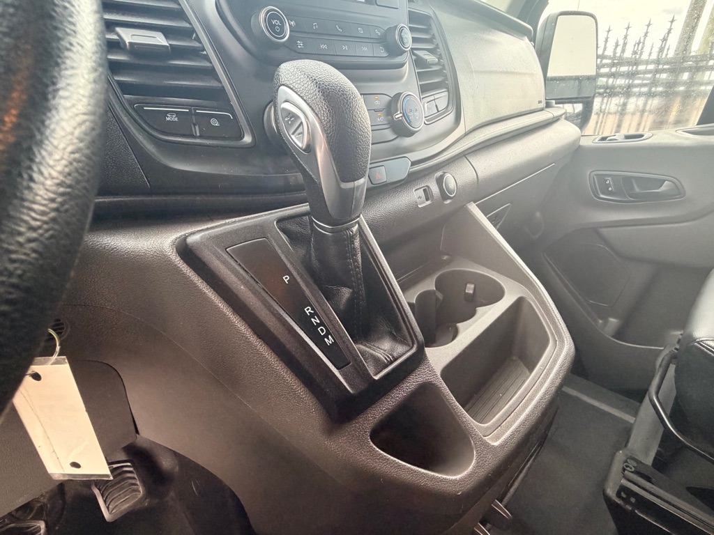 Photo 16 of this FORD TRANSIT