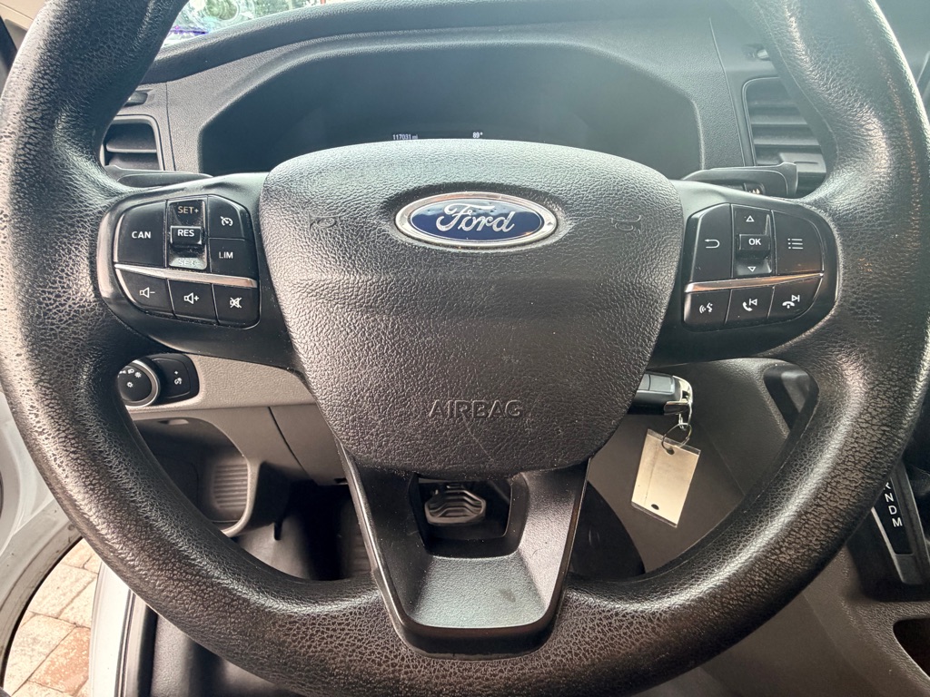 Photo 14 of this FORD TRANSIT