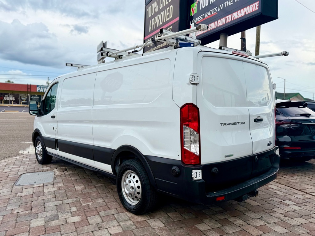 Photo 6 of this FORD TRANSIT