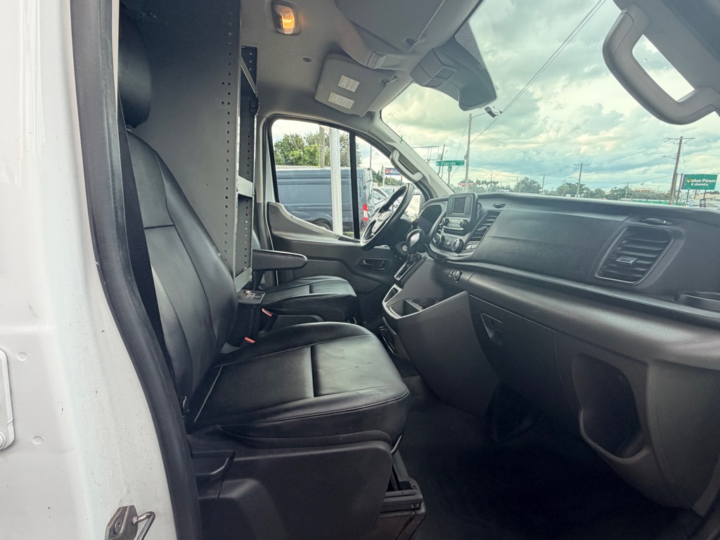 Photo 24 of this FORD TRANSIT