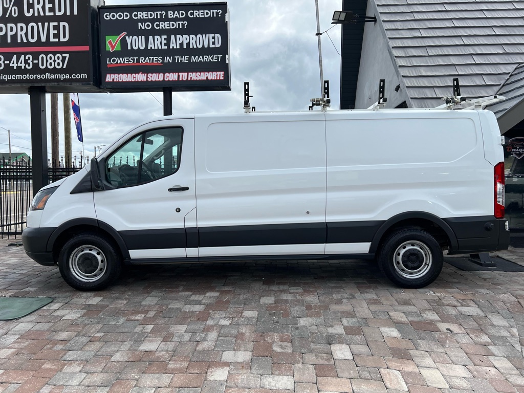 Photo 4 of this FORD TRANSIT