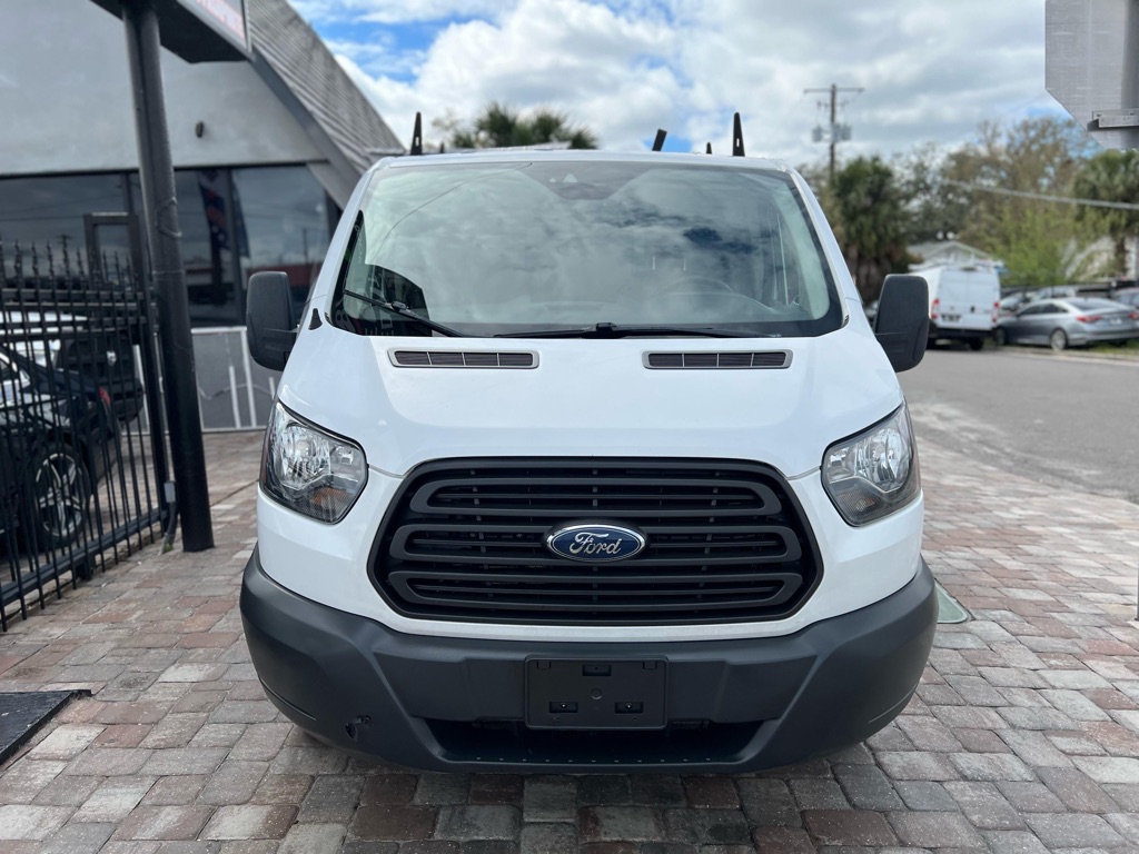 Photo 3 of this FORD TRANSIT