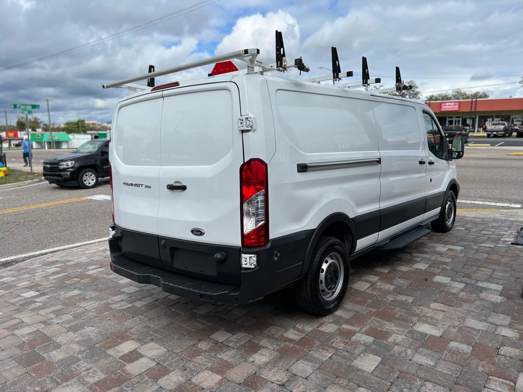 Photo 7 of this FORD TRANSIT