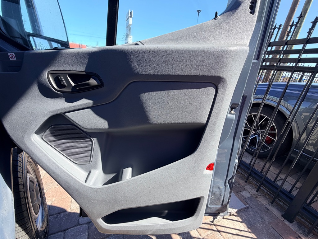 Photo 20 of this FORD TRANSIT