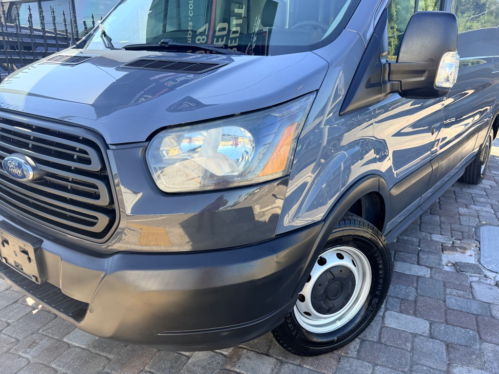 Photo 22 of this FORD TRANSIT