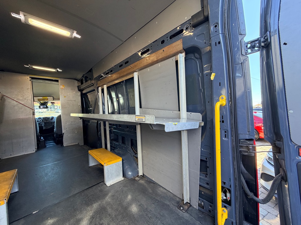 Photo 16 of this FORD TRANSIT