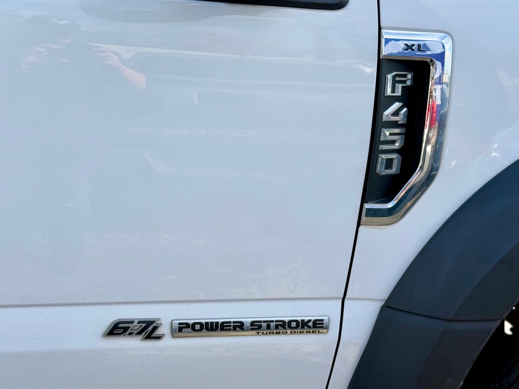 Photo 20 of this FORD F450