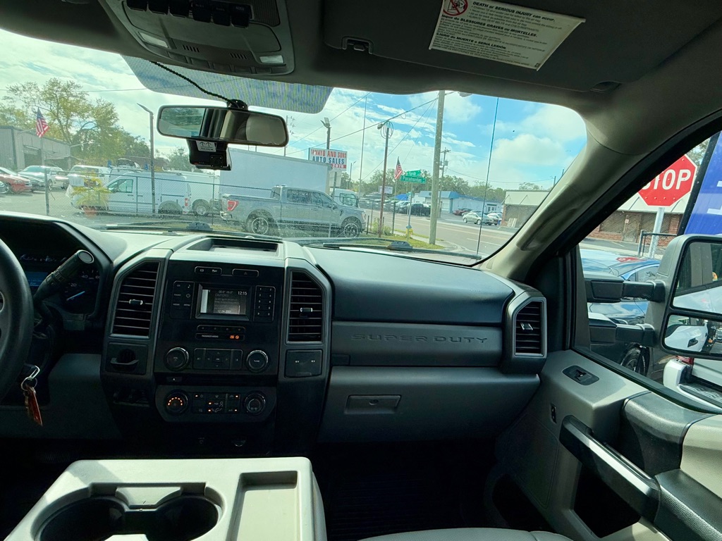 Photo 26 of this FORD F450