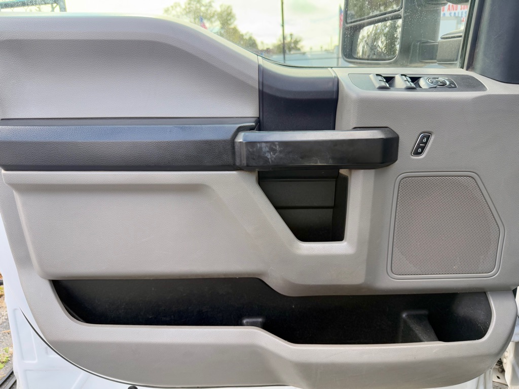 Photo 24 of this FORD F450