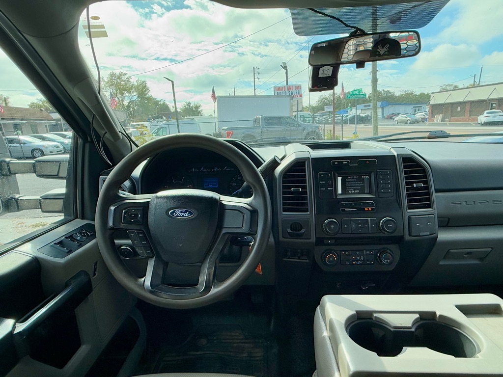 Photo 25 of this FORD F450