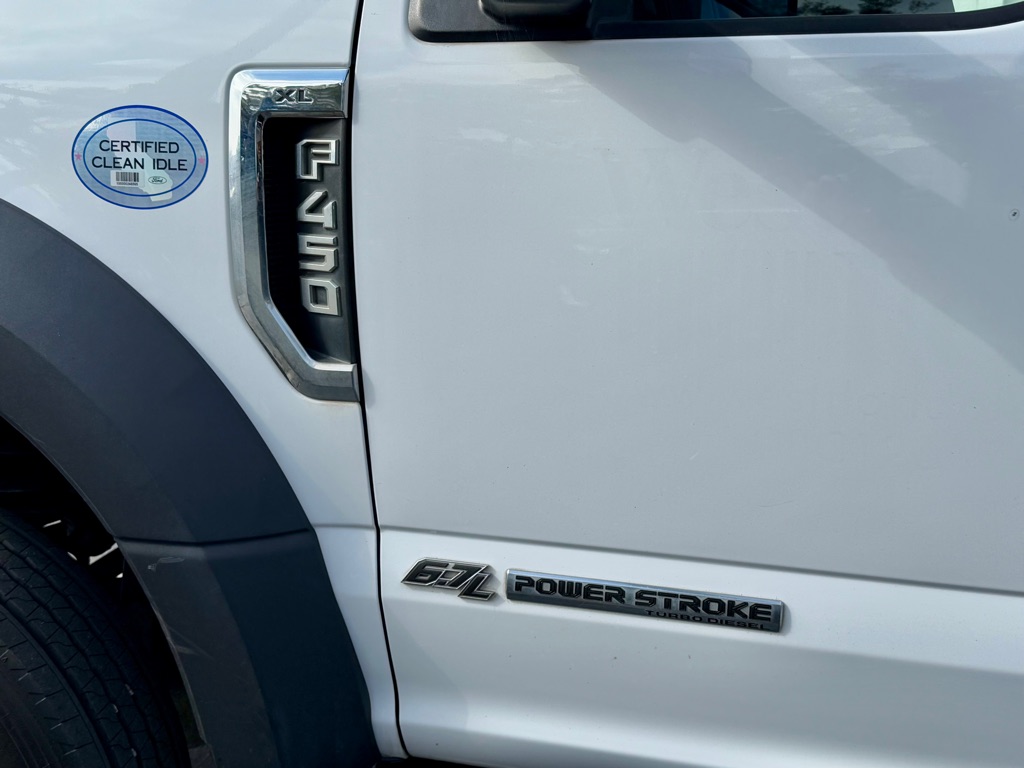 Photo 10 of this FORD F450