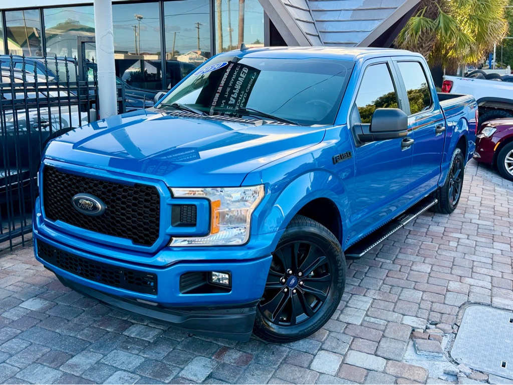 Photo 3 of this FORD F150