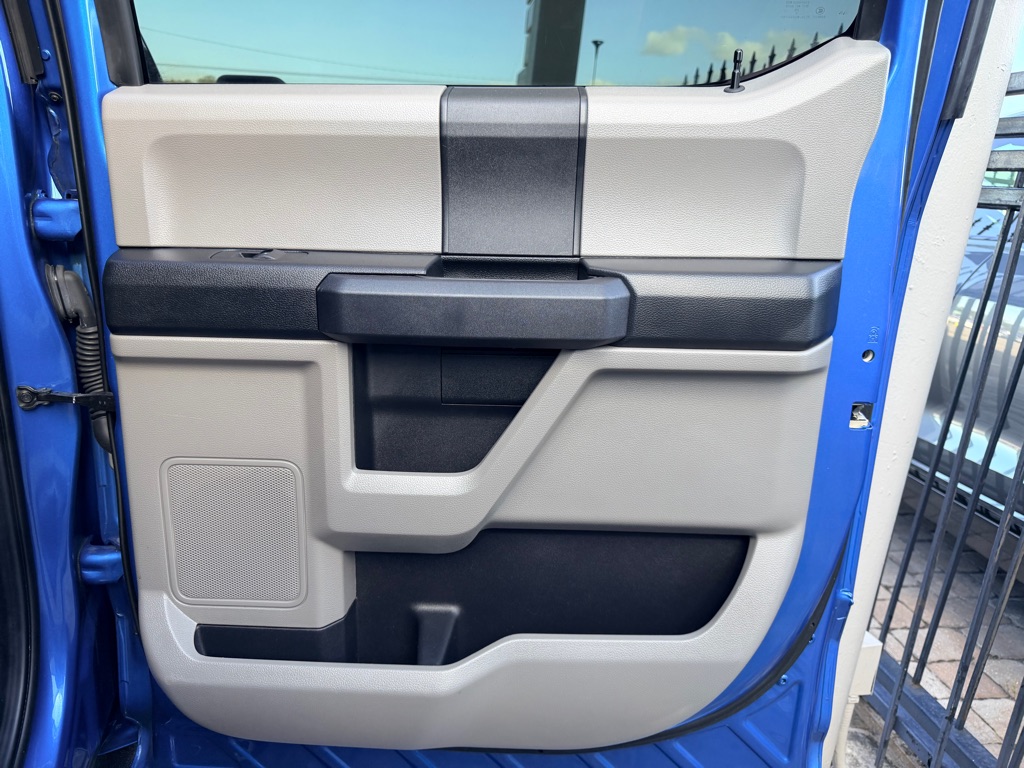 Photo 37 of this FORD F150