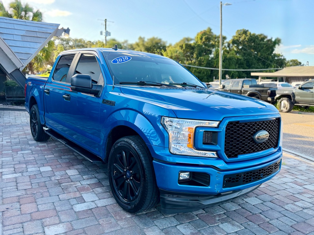 Photo 4 of this FORD F150