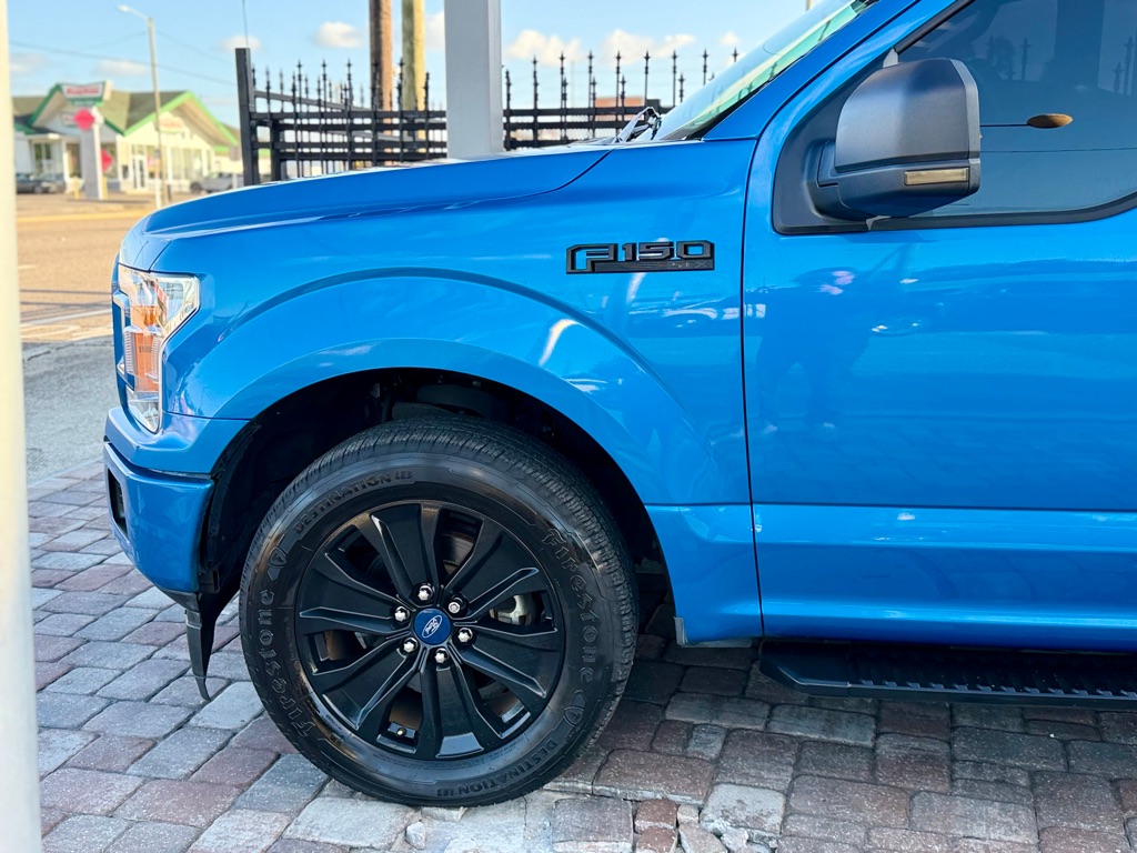 Photo 33 of this FORD F150