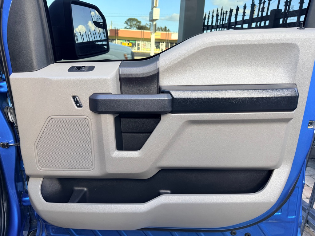 Photo 38 of this FORD F150