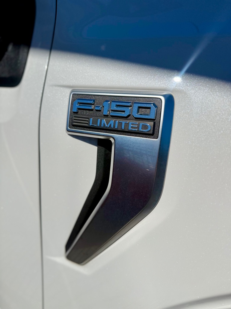 Photo 11 of this FORD F150 LIMITED