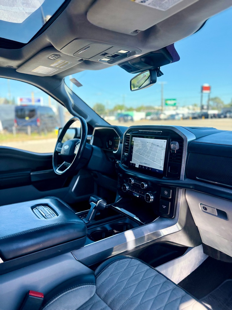 Photo 10 of this FORD F150 LIMITED