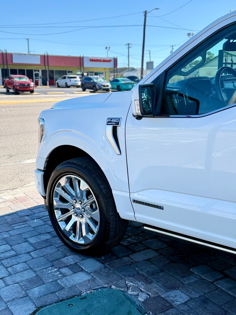 Photo 6 of this FORD F150 LIMITED