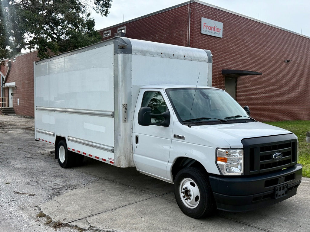 Photo 4 of this FORD ECONOLINE