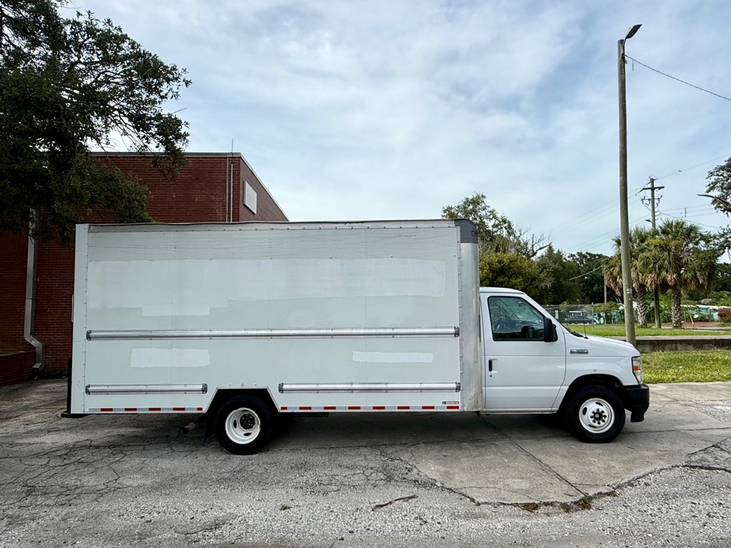 Photo 5 of this FORD ECONOLINE