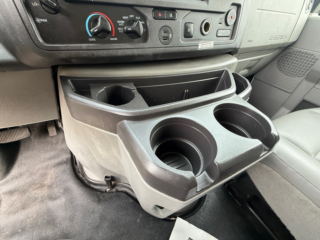 Photo 16 of this FORD ECONOLINE