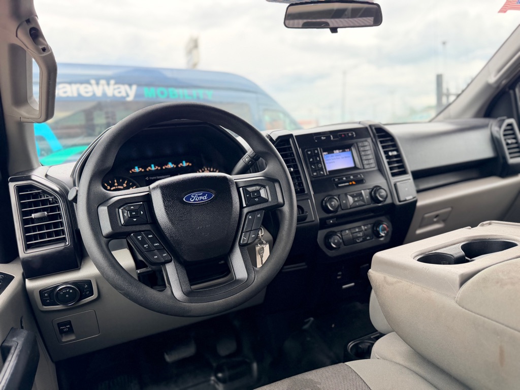 Photo 25 of this FORD F150