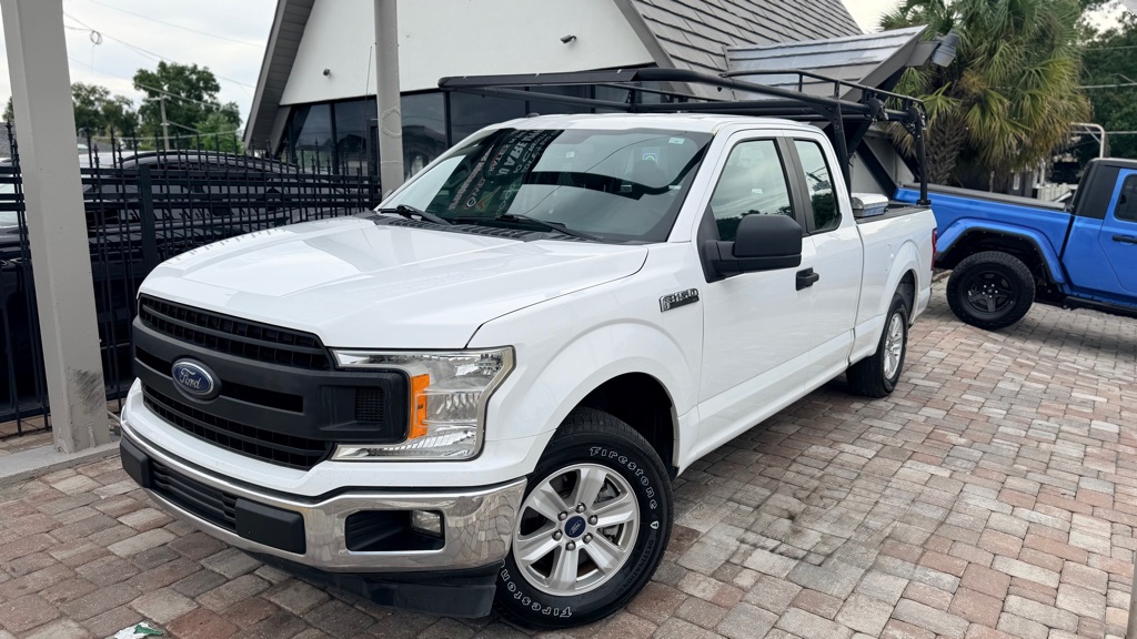 Photo 3 of this FORD F150