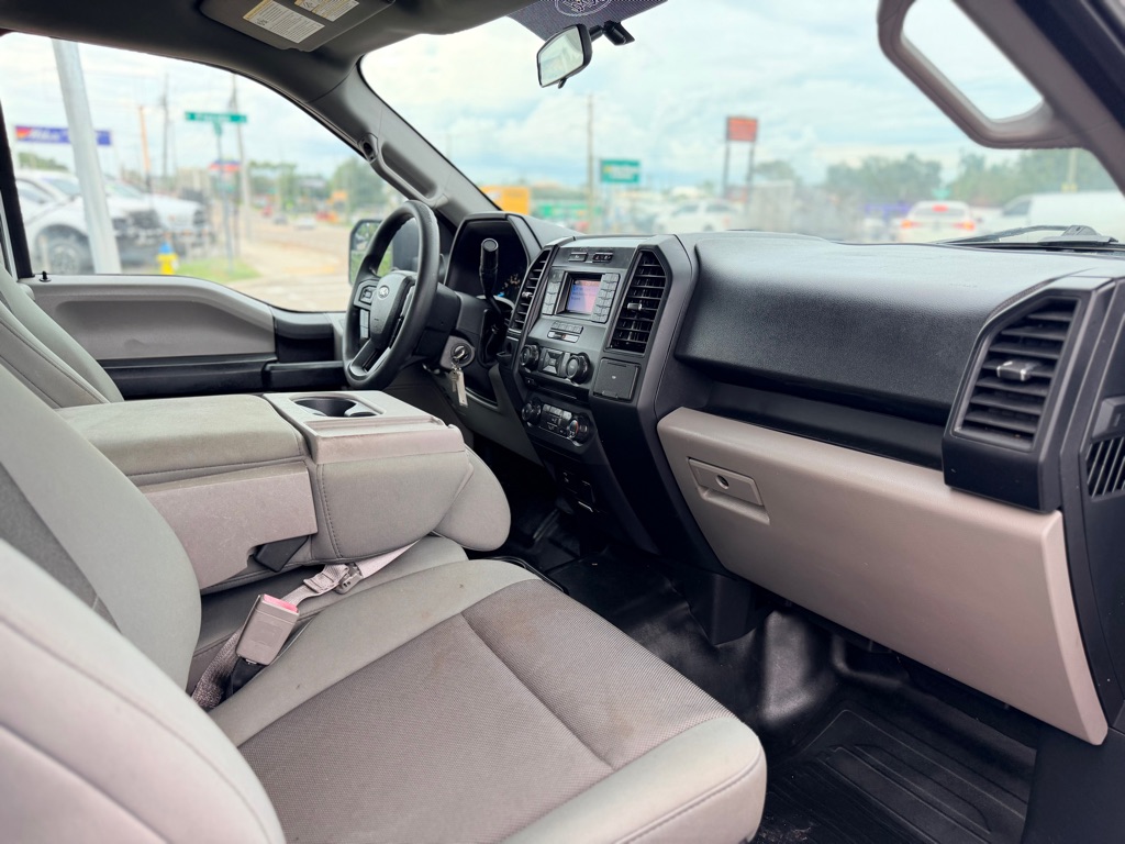 Photo 18 of this FORD F150