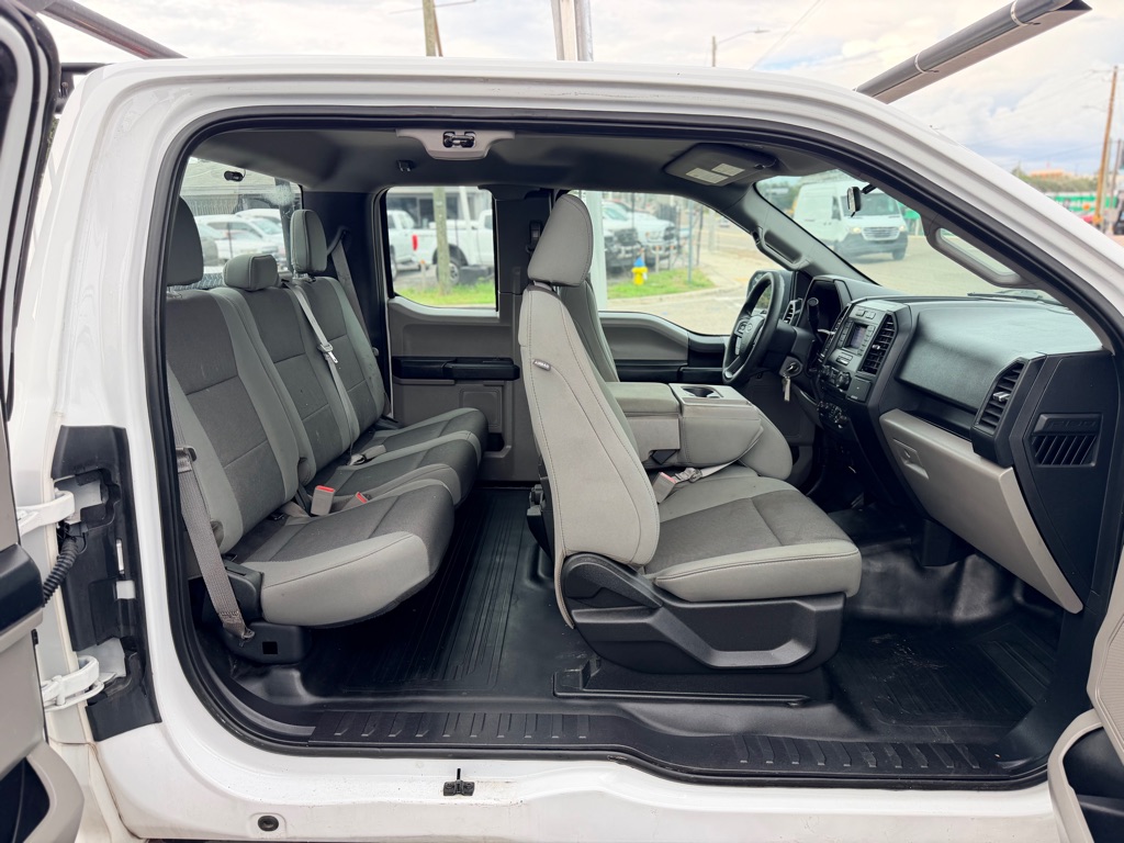 Photo 23 of this FORD F150