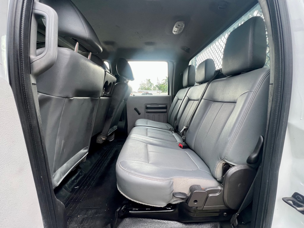 Photo 27 of this FORD F350