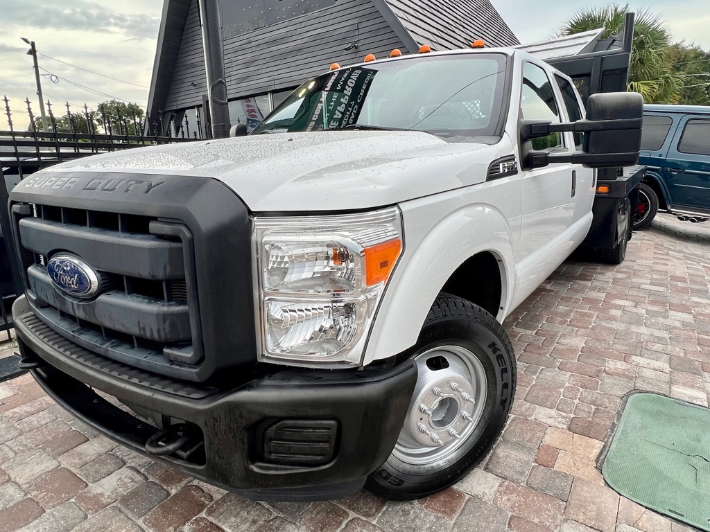Photo 30 of this FORD F350